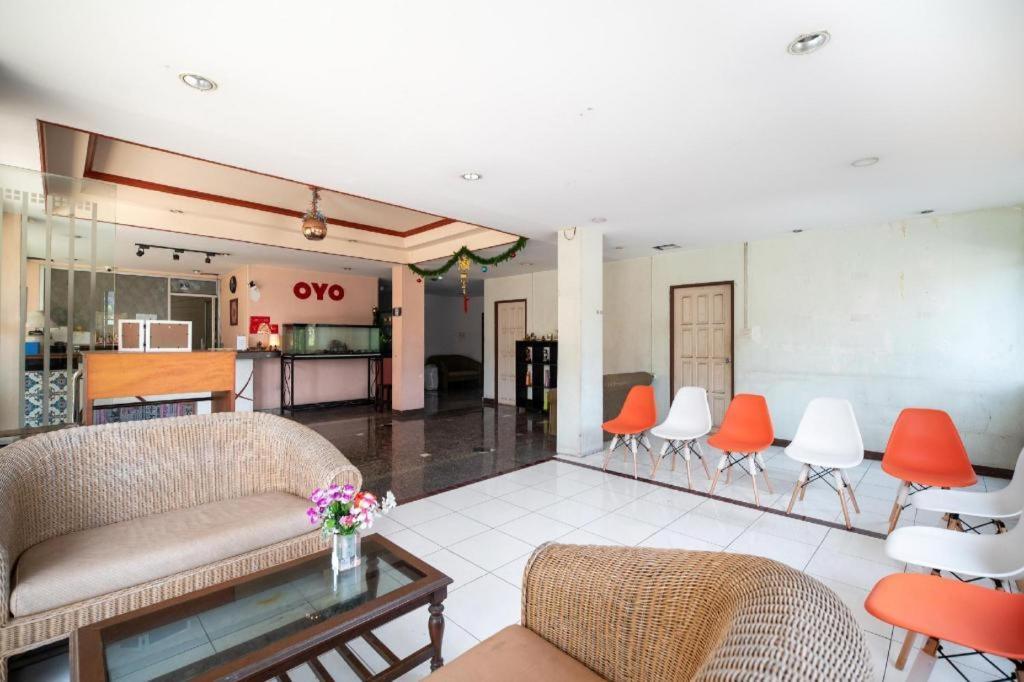 Oyo 519 B Min Airport Hotel Bangkok Eksteriør billede