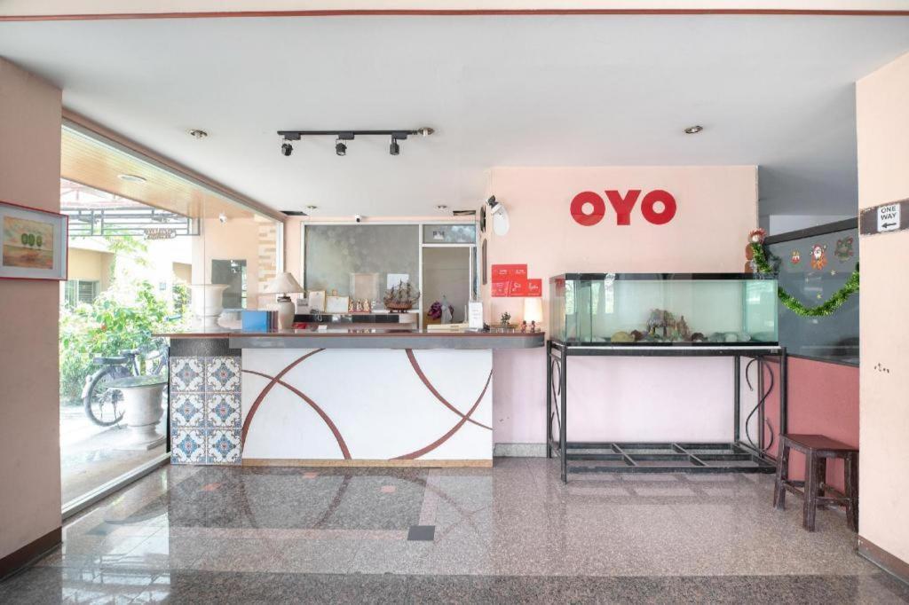 Oyo 519 B Min Airport Hotel Bangkok Eksteriør billede